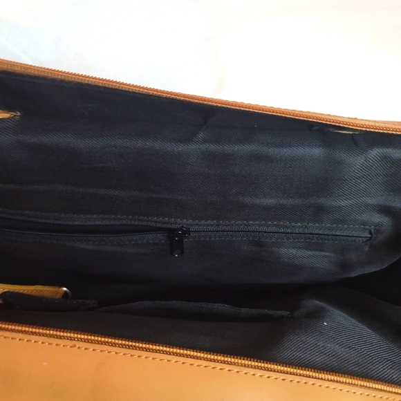 ONLY DUE TO CLOSET CLOSURE     LEGITIMATE BAG.  LEATHER. - Picture 5 of 13
